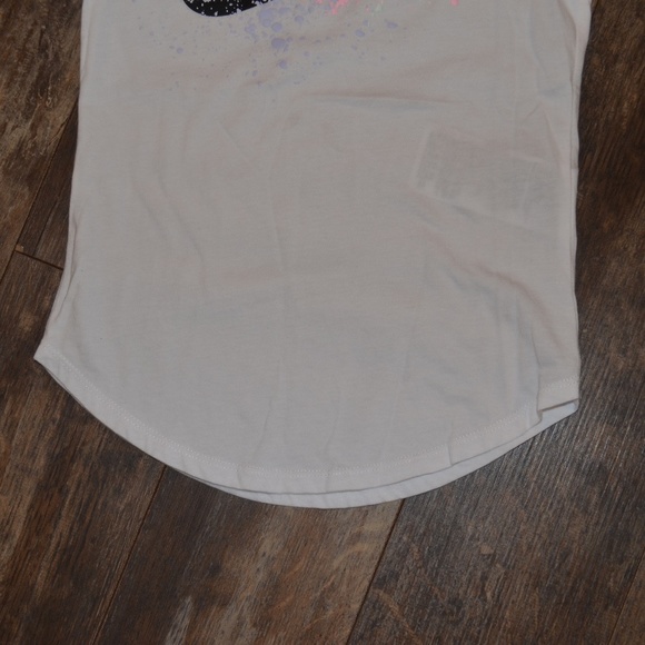 Nike - White, Pink and Black Tee - Picture 4 of 4